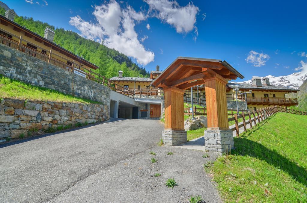 Appartamenti Residenza Anderbatt Gressoney-La-Trinite Ruang foto