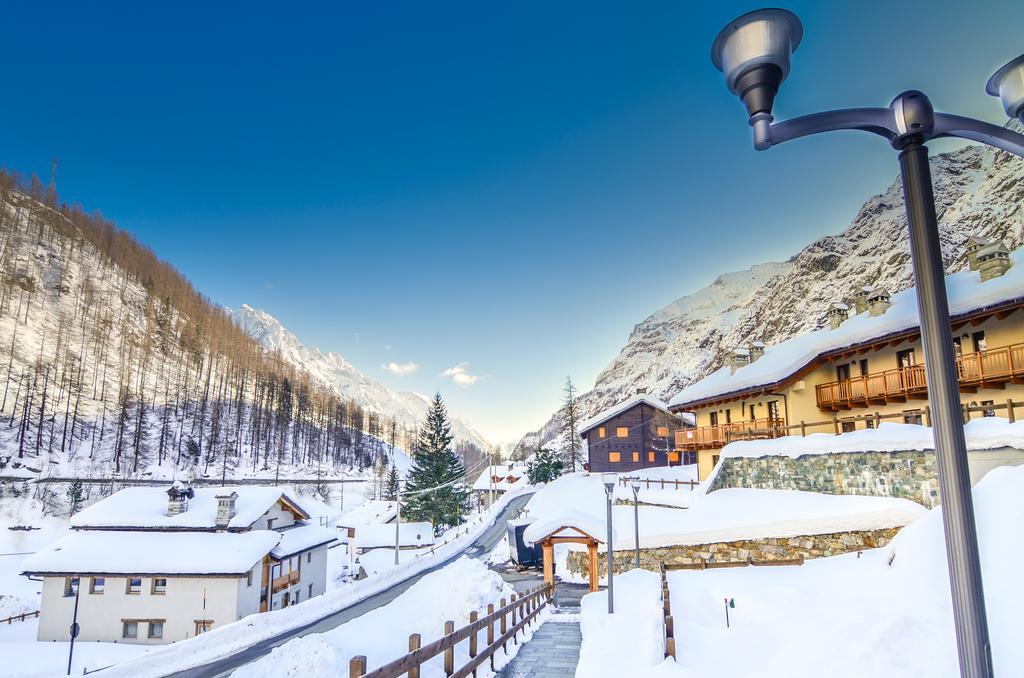 Appartamenti Residenza Anderbatt Gressoney-La-Trinite Ruang foto