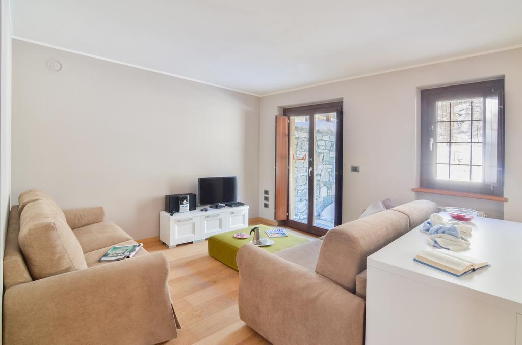 Appartamenti Residenza Anderbatt Gressoney-La-Trinite Ruang foto